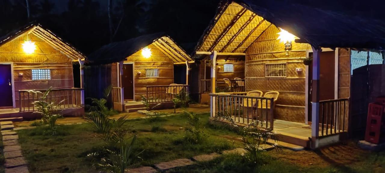 Island Vibes Hampi Guesthouse Ngoại thất bức ảnh