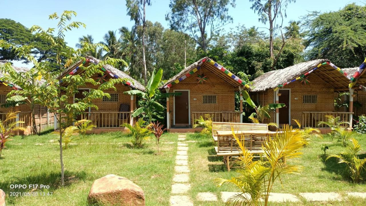 Island Vibes Hampi Guesthouse Ngoại thất bức ảnh