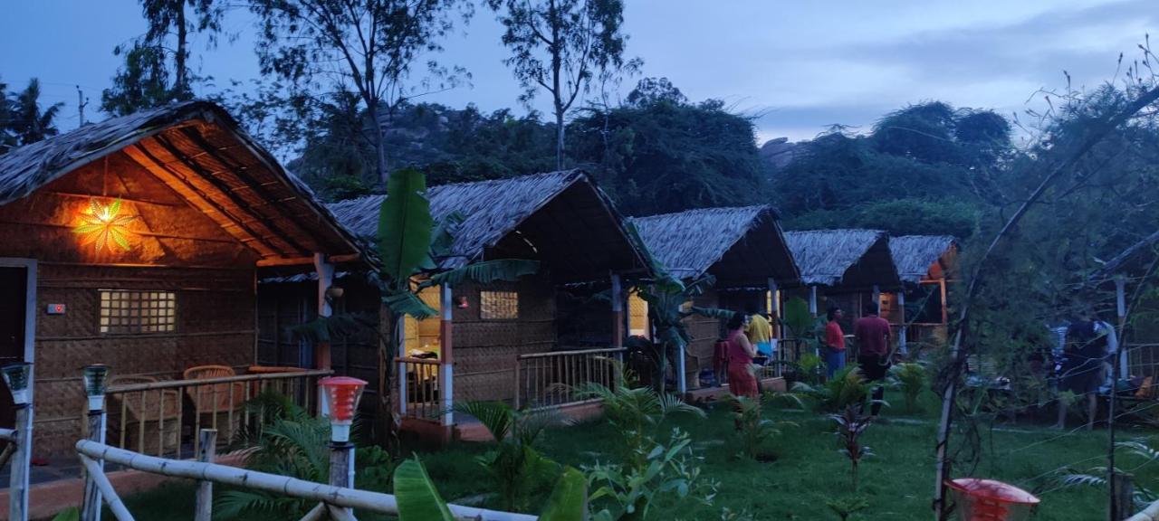 Island Vibes Hampi Guesthouse Ngoại thất bức ảnh