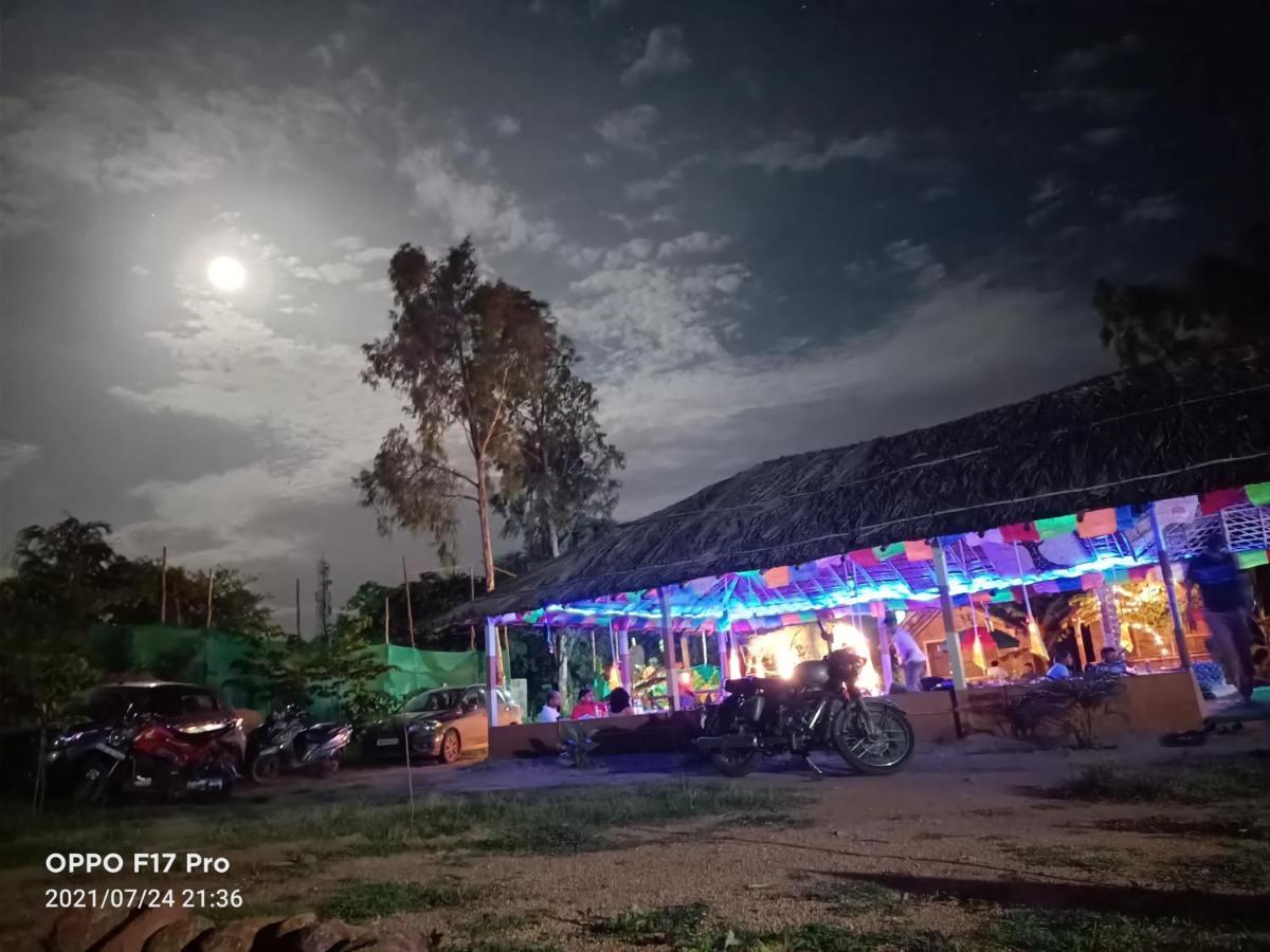 Island Vibes Hampi Guesthouse Ngoại thất bức ảnh