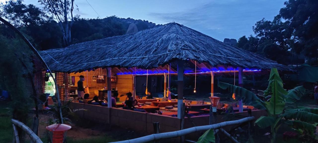 Island Vibes Hampi Guesthouse Ngoại thất bức ảnh
